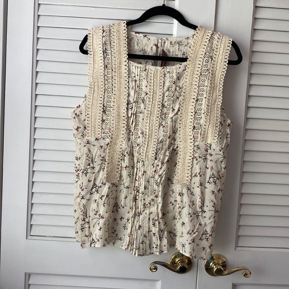 Floral decorative tank